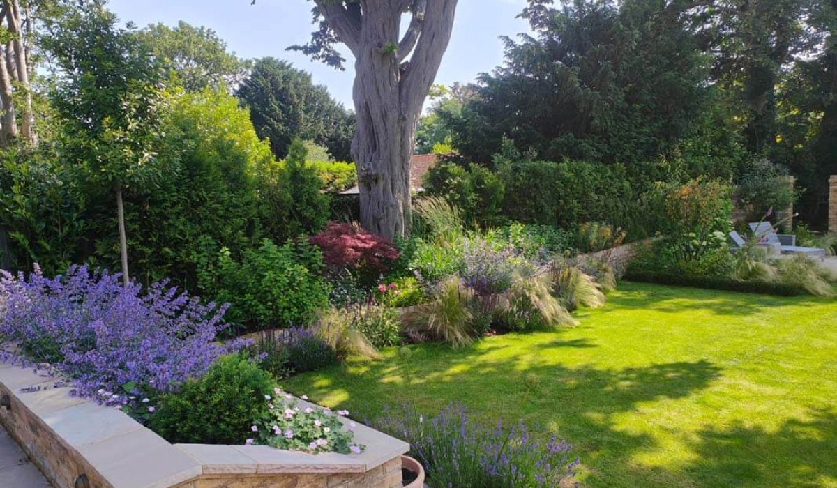 Family Summer Retreat Garden - Beckenham